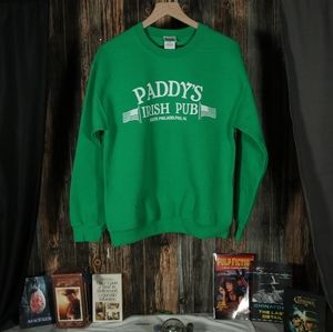 Paddy's Irish Pub Crewneck Size M